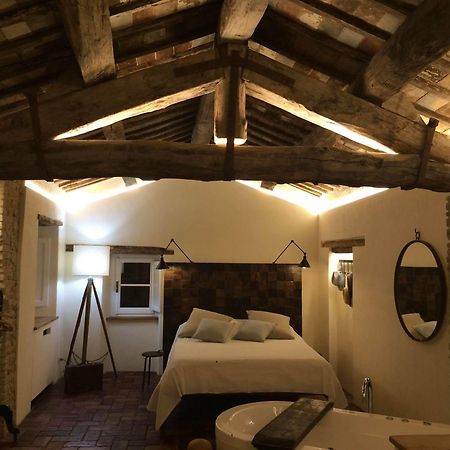 Tuttomio Suite Con Idromassaggio Castiglion Fiorentino Exterior foto